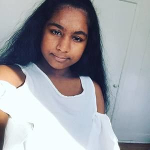 Meet your Posher, Sinthana